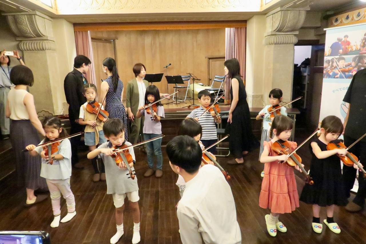 揚輝荘での楽器体験会🎶